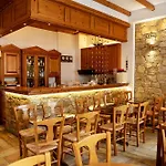 Artemis Hotel